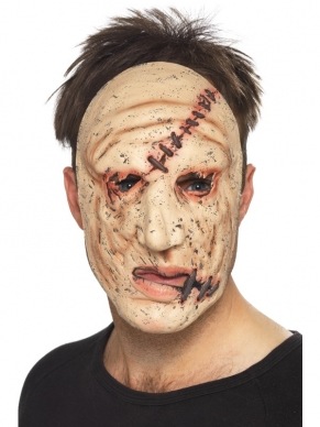 Zombie Vervormd Gezicht met Hechtingen. Dit masker is van Latex en gaat over je hele gezicht. We verkopen nog veel meer horror halloween maskers.