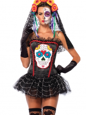 Een sexy outfit die toch een tikkeltje griezelig is? Bij deze heb je absoluut het perfecte Halloween outfit gevonden. De tule rok zit vol spinnen rag, maar is tegelijkertijd ongelofelijk sexy. In het midden van het jurkje zit een grote schedel en het is natuurlijk nog leuker om dit door te trekken met een masker of make-up.